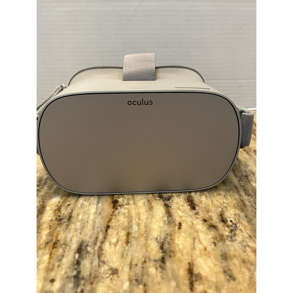 Oculus Go 32GB Standalone All-in-One VR Headset Selling Alone